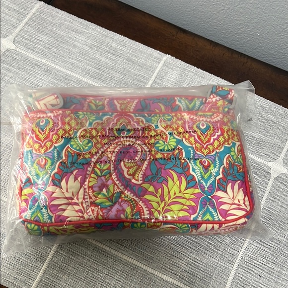 Vera Bradley Little Hipster in Paisley in Paradise Vibrant Design - Picture 9 of 9